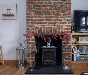 2 bedroom end of terrace house to rent - Photo 2