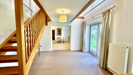 2 bedroom House To Let - Photo 3