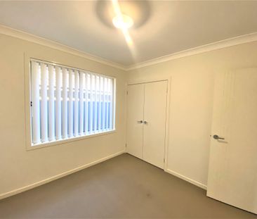 Modern Family Home - Photo 2