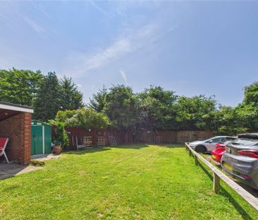 2 bedroom Flat in Park House, Farnborough - Photo 6