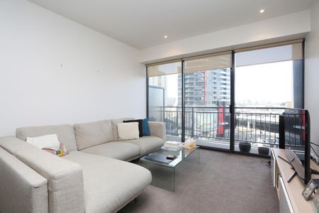 811/80 Clarendon Street, Southbank VIC 3006 - Photo 3