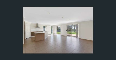 47 Highland Park Road, Meringandan West - Photo 2