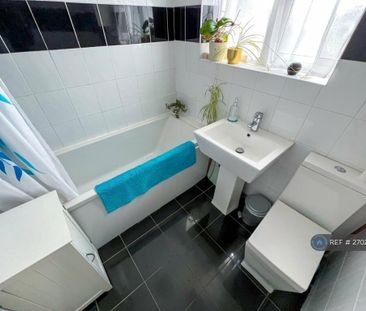 1 bedroom in a house share to rent - Photo 6