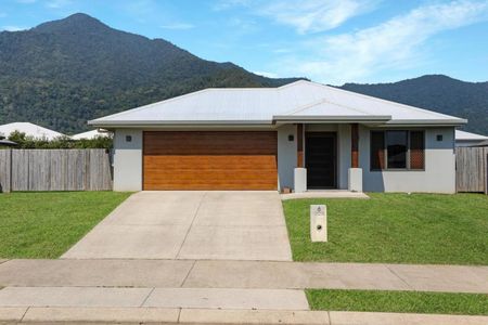 Modern Family Home - Fully Air Conditioned - Side Access - Photo 4