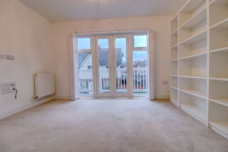 3 bedroom mid terraced house to rent - Photo 3