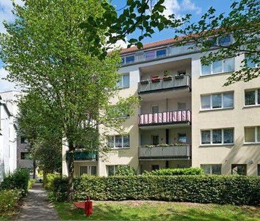 Berlin-Karow, gepflegte 3 Zimmer Wohnung mit Balkon und Wohnküche a... - Photo 1