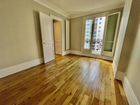 Paris XVème, Métro Bir Hakeim, Grand 3 Pièces de 79,40m² - Photo 3