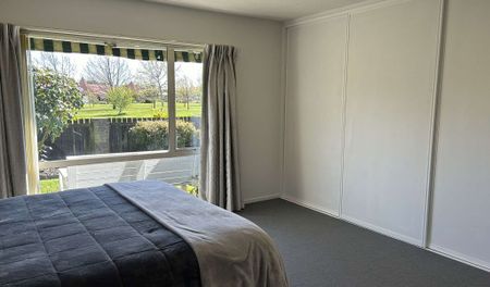Large 3 bedroom Family Home - Photo 3
