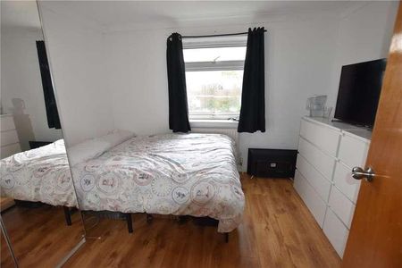 Waterside Close, London, SE16 - Photo 5