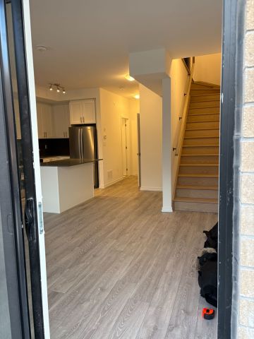 For Lease - 20 Lytham Green Circle Unit# 18, Newmarket, Ontario - Photo 2