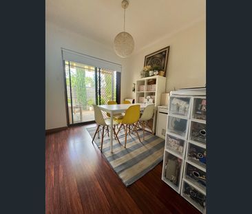 Quiet, private, updated 2 bedroom homette - Photo 3