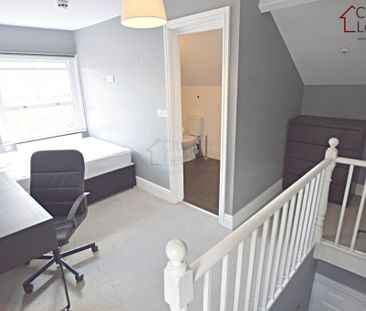 5 Bedroom Mid Terraced House - Photo 5