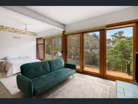 Five Bedroom Family Home In Sought After Location Including Self Contained Unit & Lawn Maintenance - Photo 2