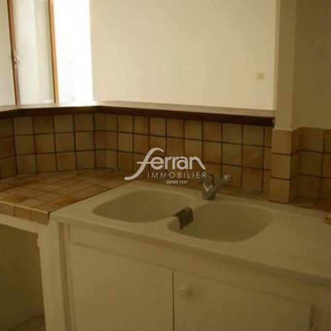 Location Appartement 3 pièces 88m² SALERNES 83690 - Photo 1