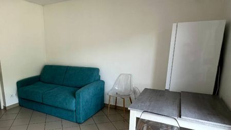 LOCATION STUDIO MEUBLE PONT A MOUSSON AVEC TERRASSE - Photo 3