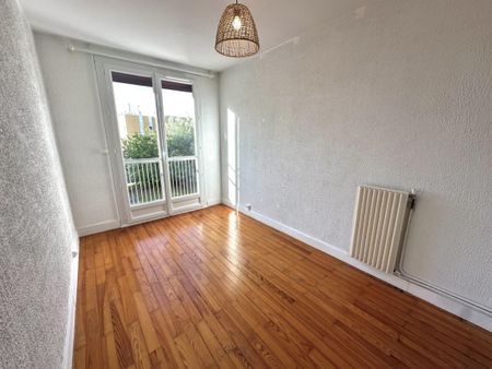 Location Appartement 4 pièces 69m² TALENCE 33400 - Photo 2