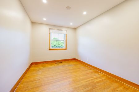 For Lease - 127 Louth Street Unit# Unit#1, St. Catharines, Ontario - Photo 5