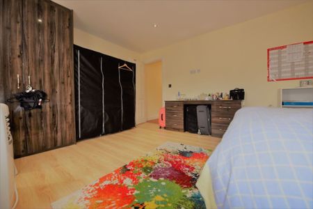 2 bedroom Flat in St Pauls Street, Leeds - Photo 5