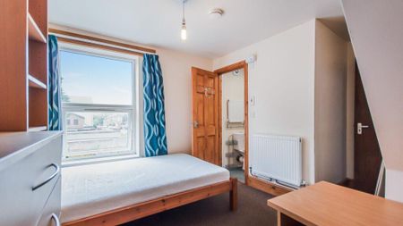 10 bedroom terraced house to rent - Photo 2