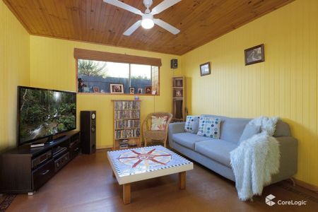 Large North Facing Home - Photo 5