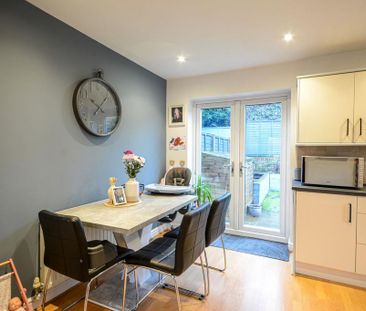 3 bedroom semi-detached house to rent - Photo 3