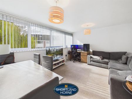 2 bedroom flat to rent - Photo 2