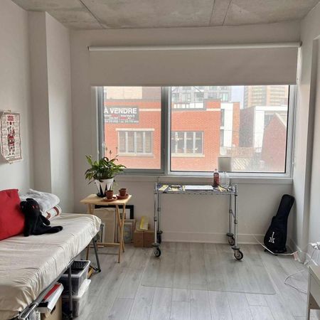 LEASE TRANSFER / Building management approval required. – 2 ½ apartment – $2110/month – Quartier Latin – Available in April 30 - Photo 3