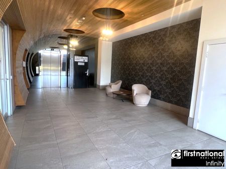 Excellent Location, Great size, Convenience is the key - Photo 3