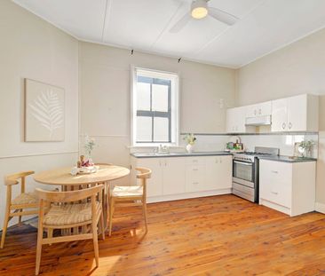 Modern Elegance in Cessnock: 4-Bedroom Rental House with Stylish In... - Photo 3