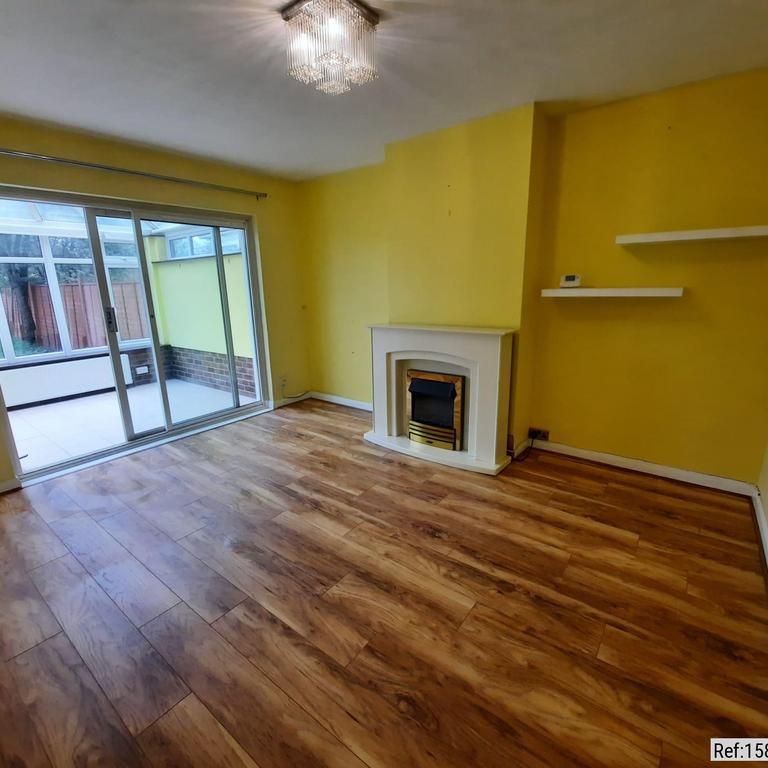 4 bedroom semi-detached house to rent - Photo 1