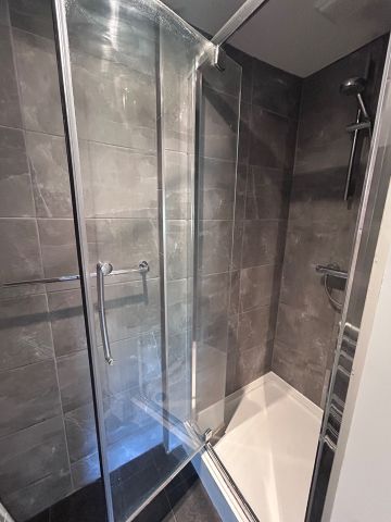 Studio Flat, Victoria Way, SE7 - Photo 4
