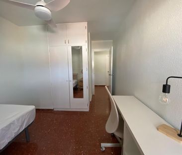 Habitación – Málaga – Cruz de Humilladero- Paseo de los Tilos – 450... - Photo 5