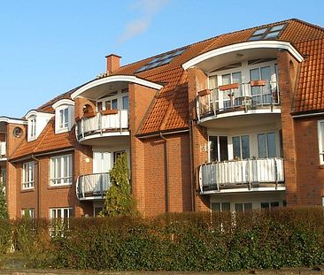 Gemütliche Dachgeschosswohnung mit Loggia und Blick in die Wesermarsch ! - Foto 1