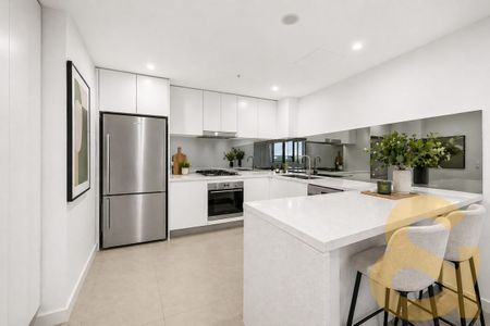ELEVATED CONTEMPORARY LIVING WITH CITY VIEWS - Photo 2
