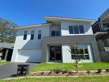 “Modern Family Living!” - Photo 4