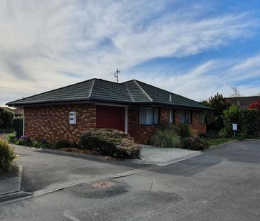 Quiet, Close To Town, Well Presented - Photo 5