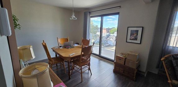 Logement de 4 1/2 à louer - Photo 2