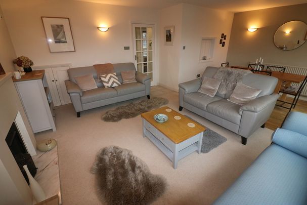 Mere Way, Swanland, East Yorkshire - Photo 1