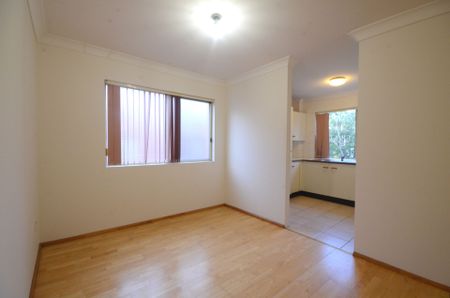 Bright&comma; Spacious and Convenient&excl;&excl; - Photo 2