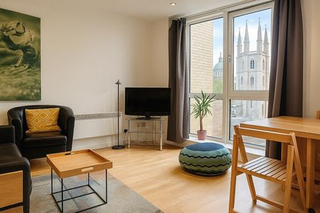 Newgate Street - Photo 3