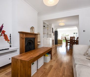 Semi-detached House to rent - Brent Road, London, SE18 - Photo 1