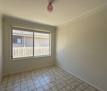 Perfectly positioned 3 bedroom home! *UNDER OFFER* - Photo 2