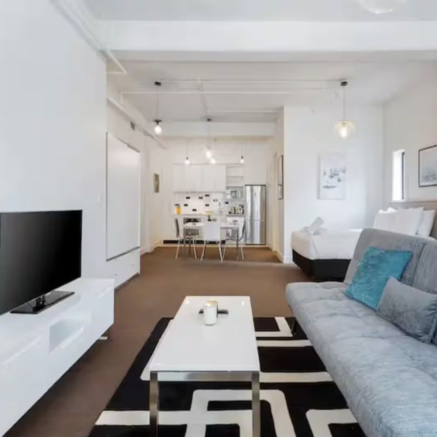 Living With Style - Photo 1