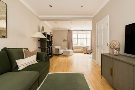 Eaton Mews South - Photo 2