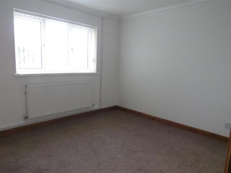 5 bedroom detached bungalow to rent - Photo 5