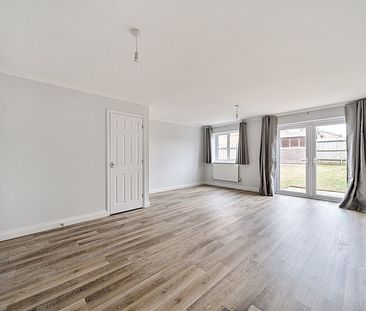 Yeoman Place, Reading, RG5 3BX - Photo 1