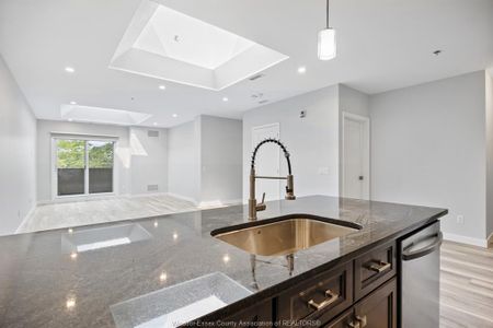 For Lease - 1500 OUELLETTE Unit# 403, Windsor, Ontario - Photo 4