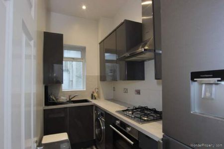 3 bedroom property to rent in London - Photo 4