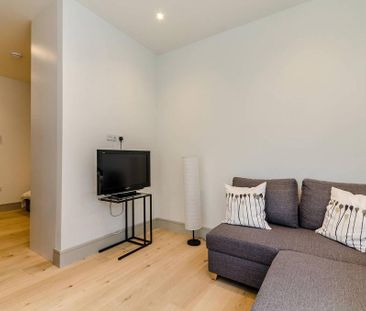 Studio to rent - Photo 2