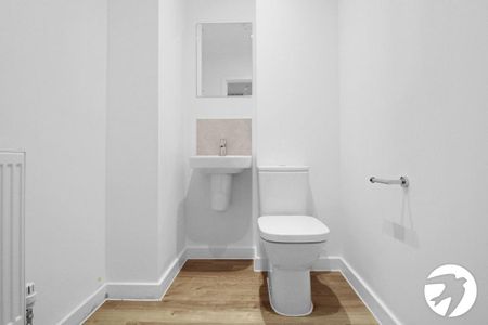 3 bedroom semi-detached house to rent - Photo 5